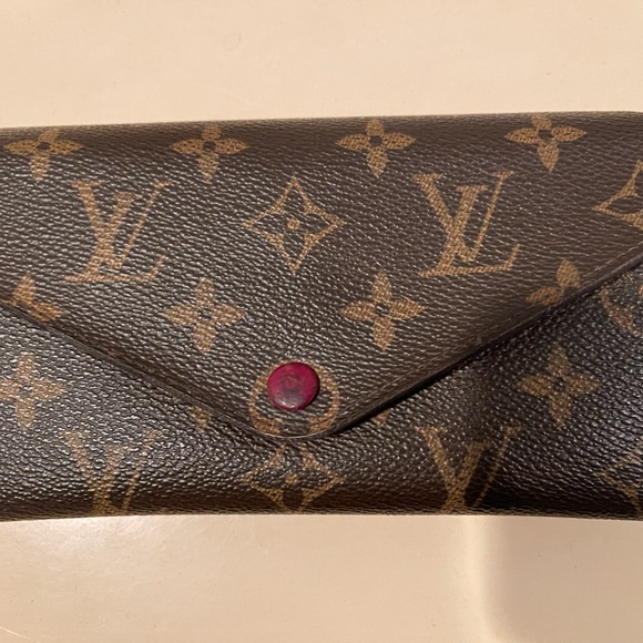 Louis Vuitton Wallet - Picture 2 of 11